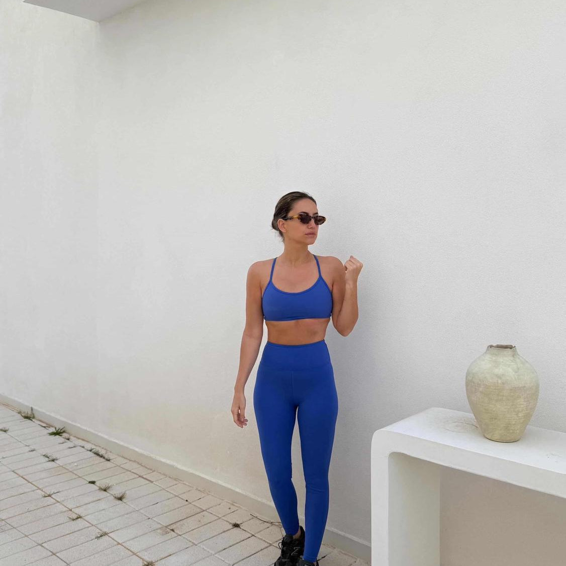 @celiasomoza con conjunto azul de Deva Activewear
